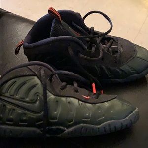 Kids foam posite sneakers